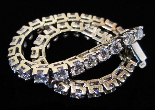 Diamonds Speak' in Watch Auction HQ's Sept. 30 auction debut
