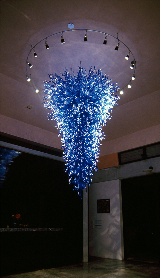 Heritage Auctions sells Chihuly chandelier for $158,500