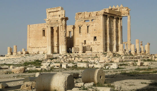 Syrian experts assess damage inside Palmyra museum