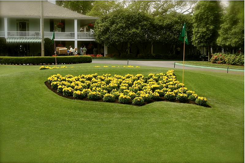 Augusta National sues to stop auction of green jackets