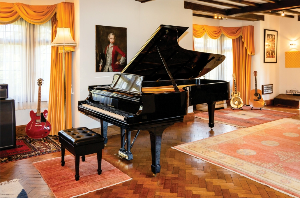 Elton John's Steinway piano captures $915K at Heritage