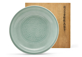 Chinese celadon Dragon charger achieves $390K at Doyle