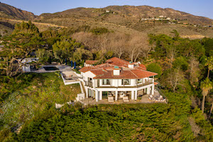 Cindy Crawford&#8217;s former Malibu mansion listed for $99.5M